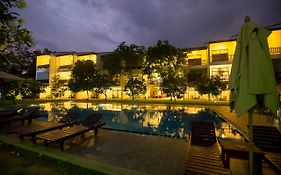 Grand Tamarind Lake