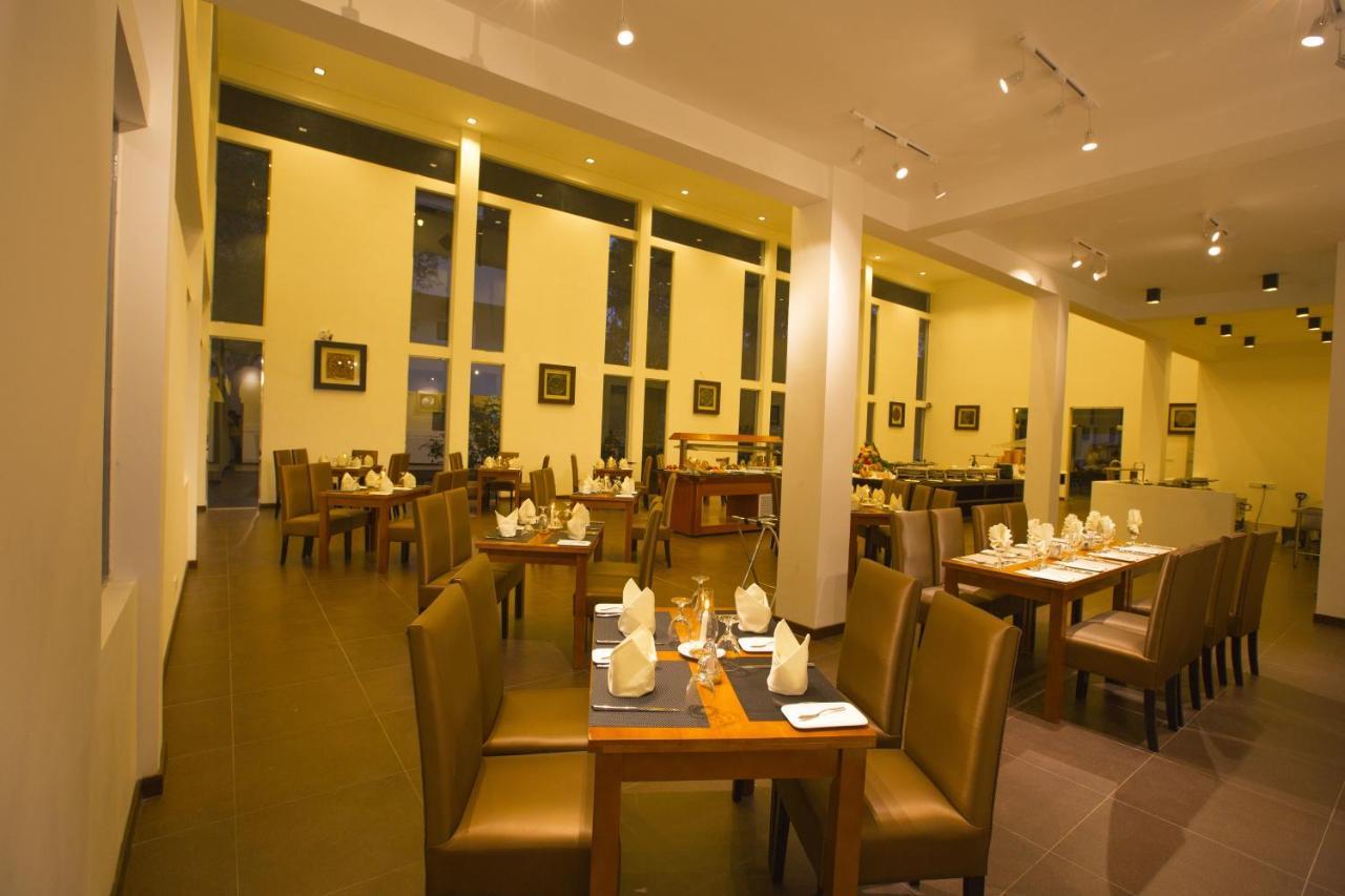 Grand Tamarind Lake Kataragama Extérieur photo