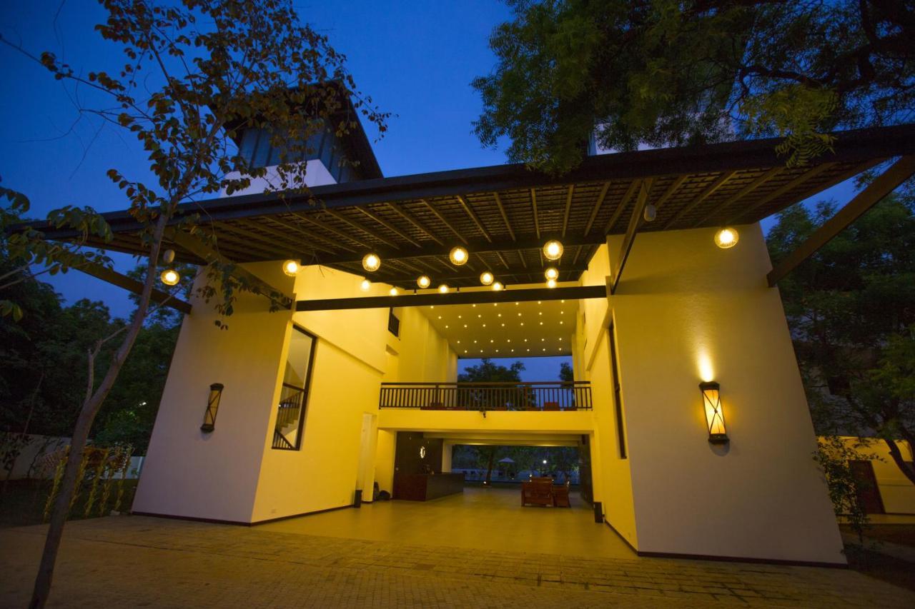 Grand Tamarind Lake Kataragama Extérieur photo
