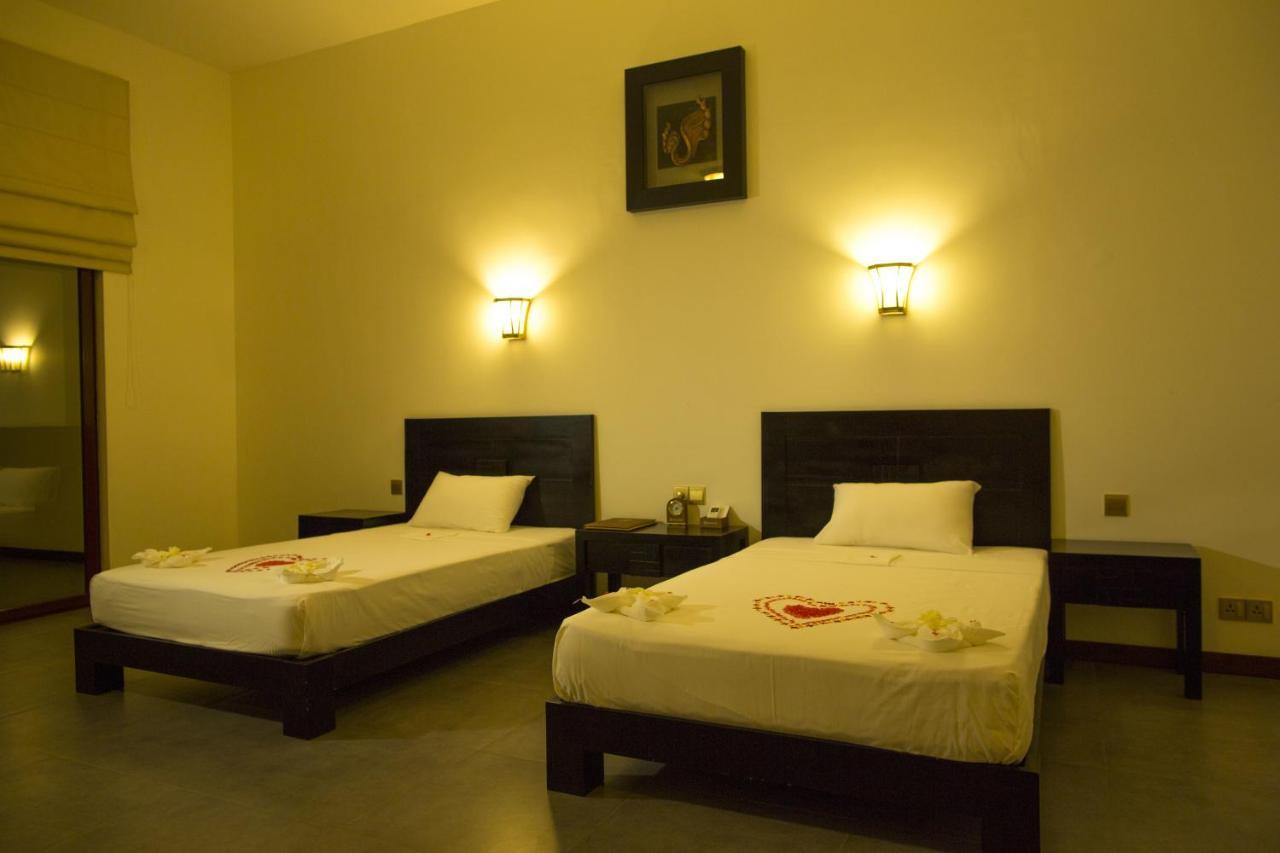 Grand Tamarind Lake Kataragama Chambre photo
