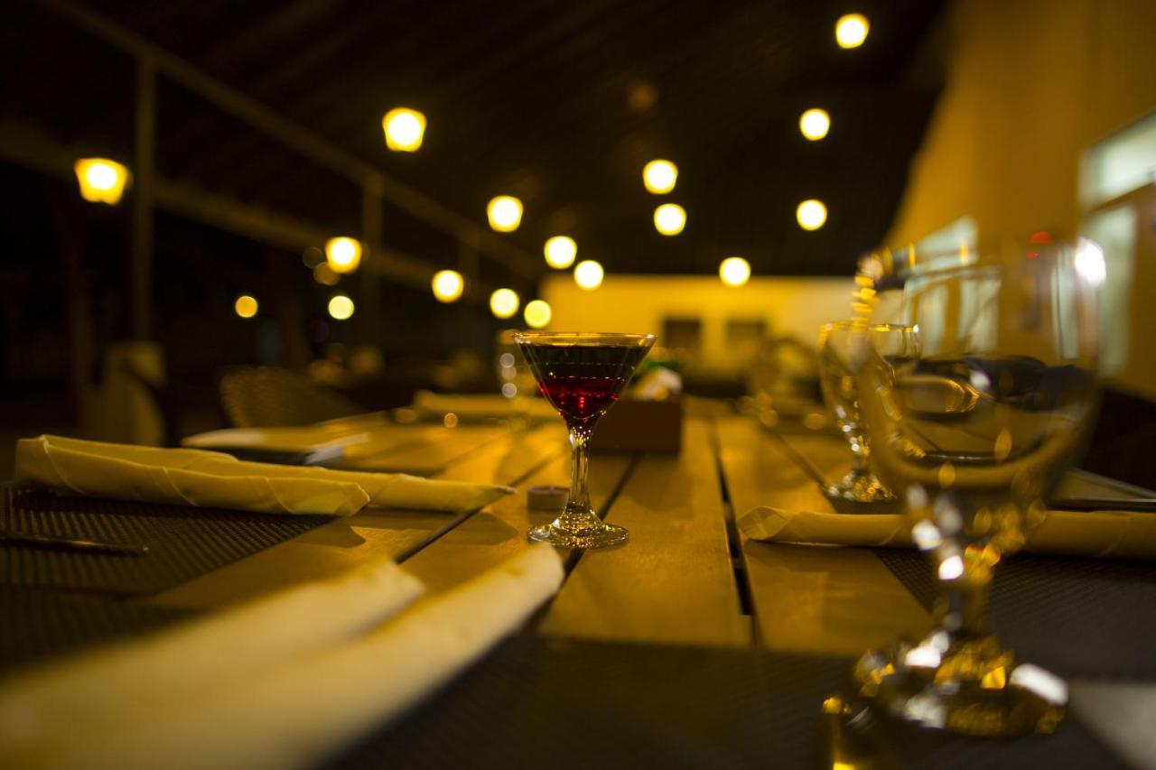 Grand Tamarind Lake Kataragama Extérieur photo