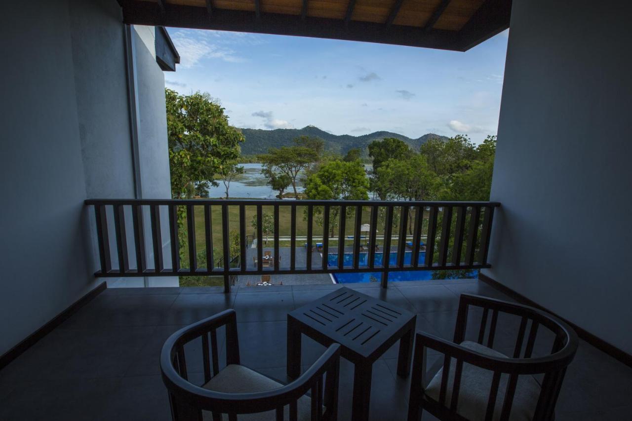 Grand Tamarind Lake Kataragama Chambre photo