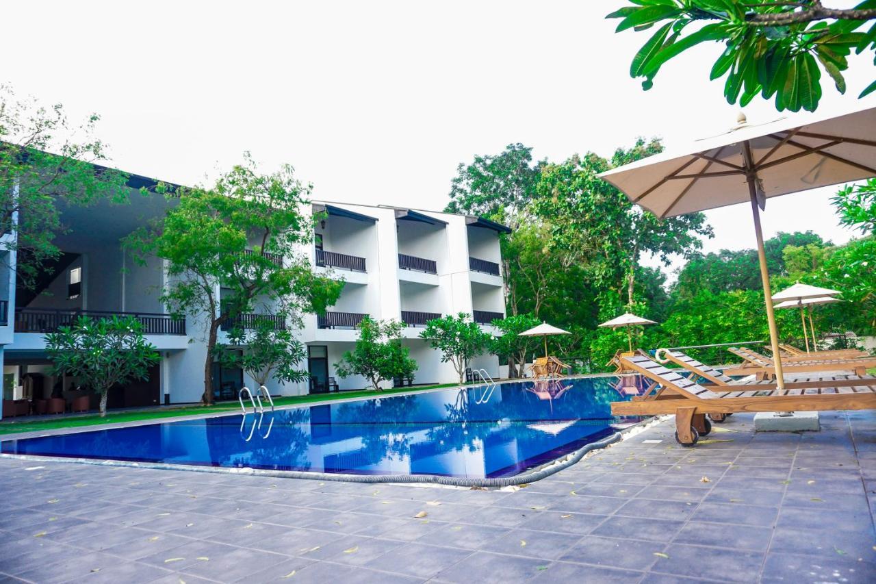 Grand Tamarind Lake Kataragama Extérieur photo