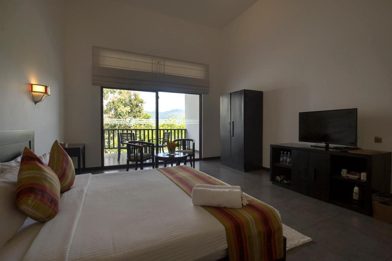Grand Tamarind Lake Kataragama Extérieur photo