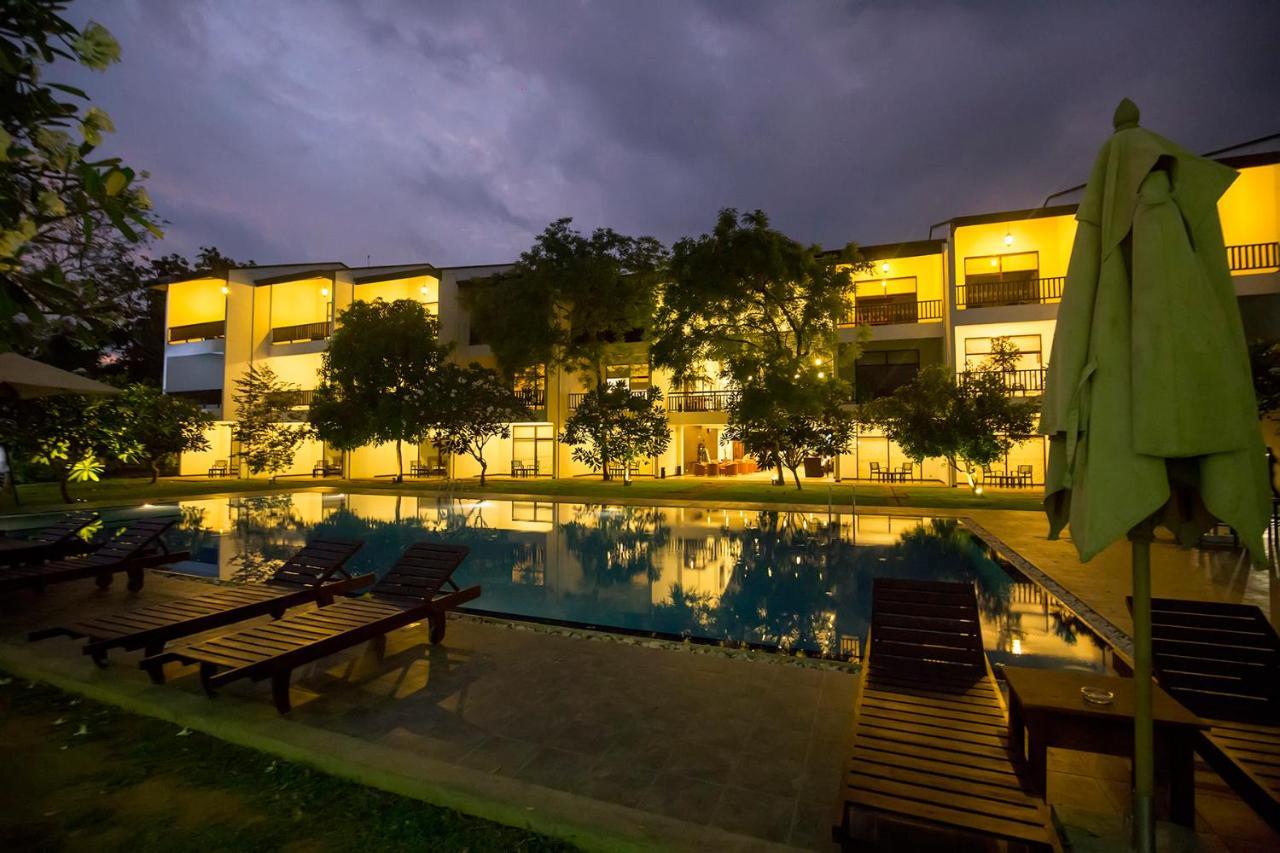Grand Tamarind Lake Kataragama Extérieur photo