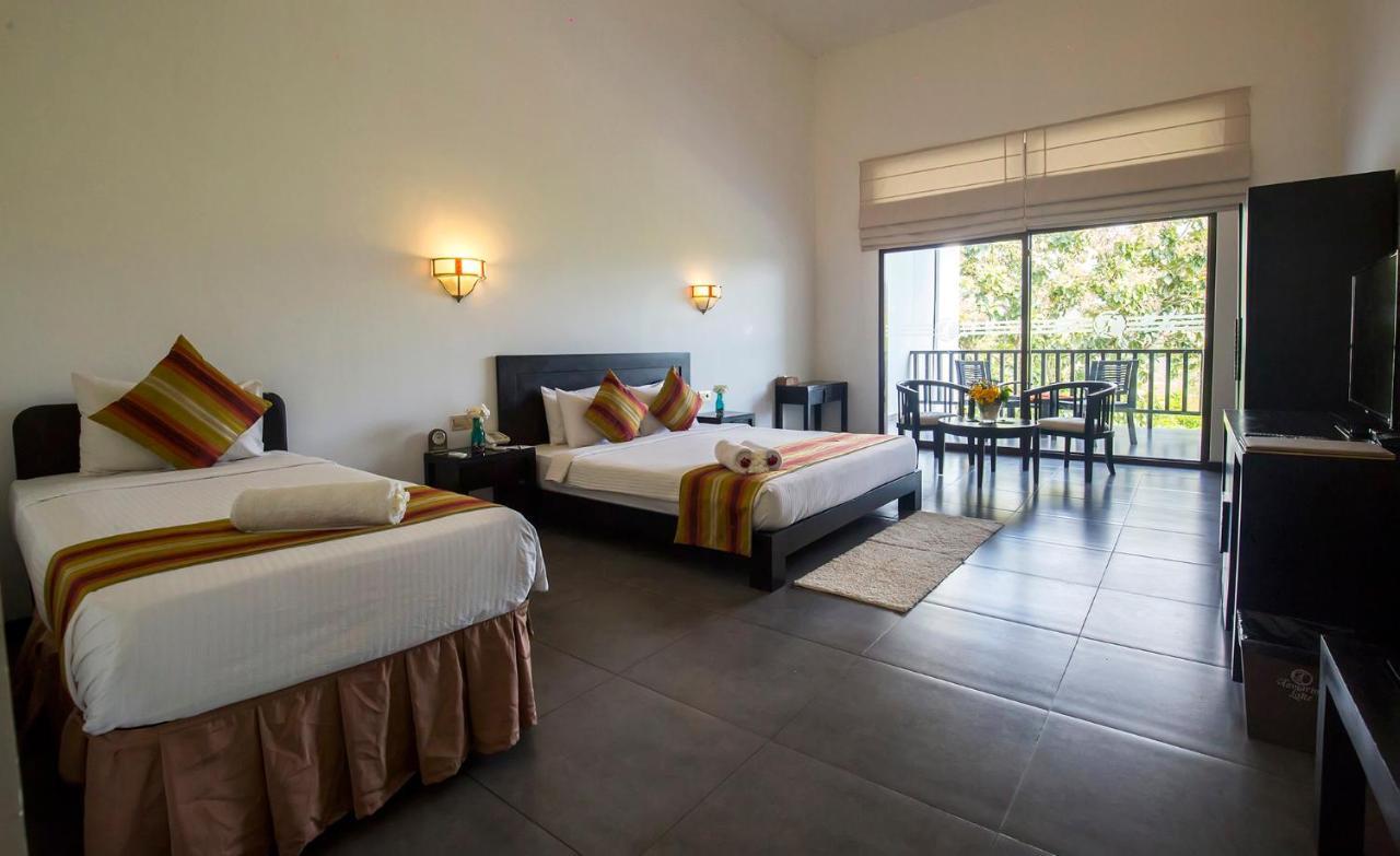 Grand Tamarind Lake Kataragama Extérieur photo