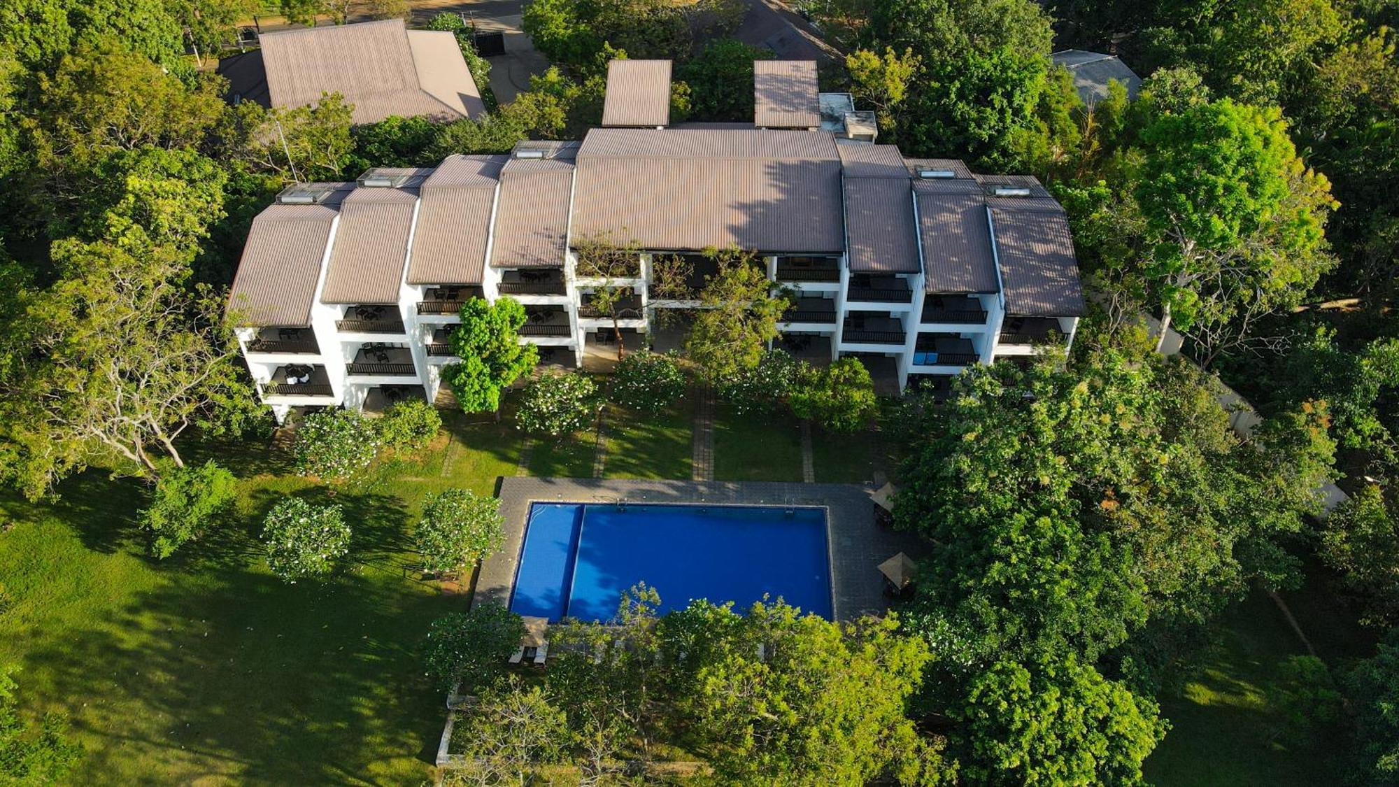 Grand Tamarind Lake Kataragama Extérieur photo